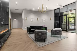 340 W Superior St, Chicago, IL 60654 - Photo 2