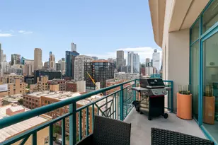 340 W Superior St, Chicago, IL 60654 - Photo 16
