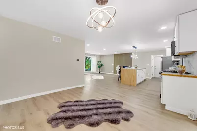 35W302 Pinelands Road, Saint Charles, IL 60174 - Photo 12