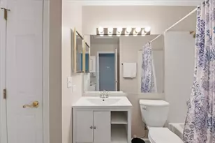 1123 Courtland Dr, Buffalo Grove, IL 60089 - Photo 12