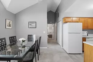 1123 Courtland Dr, Buffalo Grove, IL 60089 - Photo 6