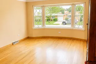 10828 S Kilbourn Ave, Oak Lawn, IL 60453 - Photo 4