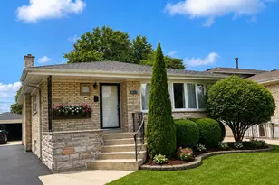 10828 S Kilbourn Ave, Oak Lawn, IL 60453 - Photo 2