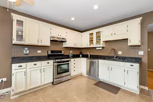 2845 Water Tower Ln, Darien, IL 60561 - Photo 12