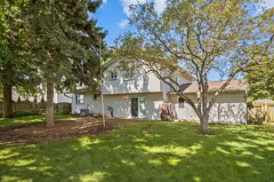 1477 William Clifford Ln, Elk Grove Village, IL 60007 - Photo 32