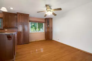1477 William Clifford Ln, Elk Grove Village, IL 60007 - Photo 8