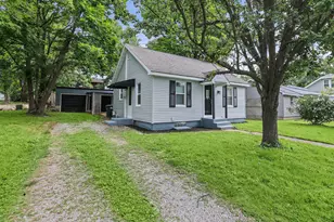 506 E Elm St, Salem, IL 62881 - Photo 4