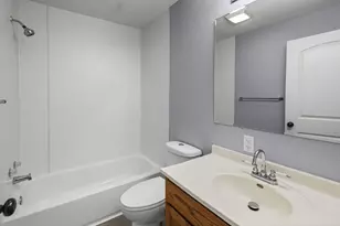 506 E Elm St, Salem, IL 62881 - Photo 14