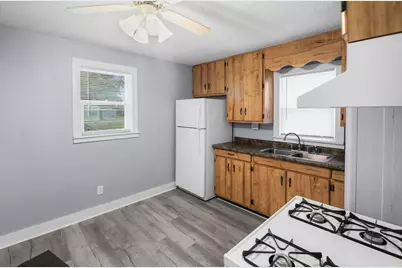506 E Elm Street, Salem, IL 62881 - Photo 20