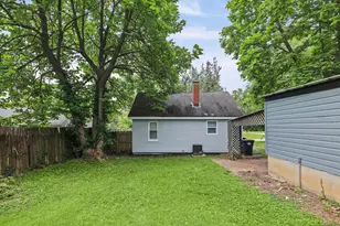 506 E Elm St, Salem, IL 62881 - Photo 32