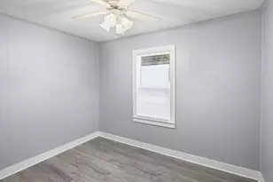 506 E Elm St, Salem, IL 62881 - Photo 26