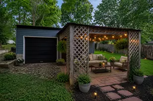 506 E Elm St, Salem, IL 62881 - Photo 30