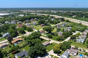 560 Lincoln St, Roselle, IL 60172 - Photo 36