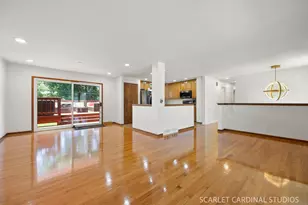 560 Lincoln St, Roselle, IL 60172 - Photo 4