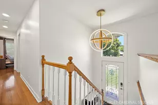 560 Lincoln St, Roselle, IL 60172 - Photo 8