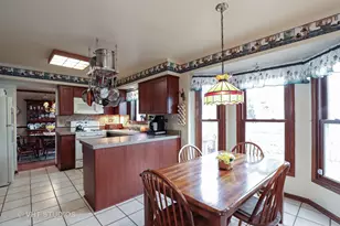 1162 Sandhurst Dr, Buffalo Grove, IL 60089 - Photo 6