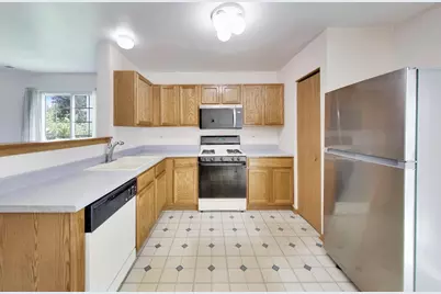 931 E Savannah Drive, Romeoville, IL 60446 - Photo 6