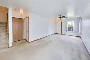 931 E Savannah Dr, Romeoville, IL 60446 - Photo 4
