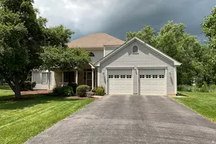 41W610 Silvana Dr, Elgin, IL 60124 - Photo 2