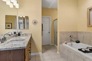 1074 Hampton Ln, Yorkville, IL 60560 - Photo 16