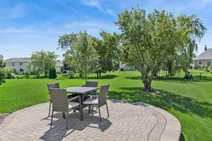 1074 Hampton Ln, Yorkville, IL 60560 - Photo 4