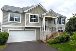 1678 Windward Dr, Pingree Grove, IL 60140 - Photo 2