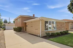 6204 N Emerson St, Rosemont, IL 60018 - Photo 2