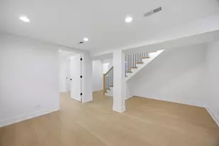 3608 W Wolfram St, Chicago, IL 60618 - Photo 24