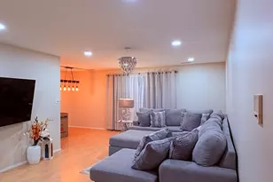 9147 S Roberts Rd, Hickory Hills, IL 60457 - Photo 2