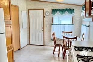 459 Meadowlark Cir, Sandwich, IL 60548 - Photo 8