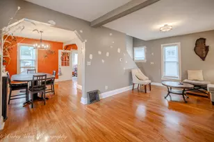 324 E Main St, Genoa, IL 60135 - Photo 8