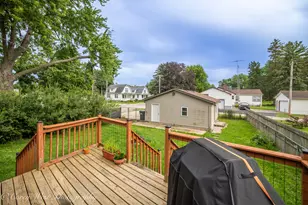 324 E Main St, Genoa, IL 60135 - Photo 24