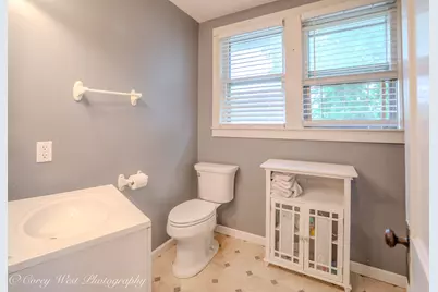 324 E Main Street, Genoa, IL 60135 - Photo 14
