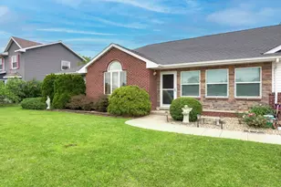 315 Coaler Dr, Coal City, IL 60416 - Photo 2