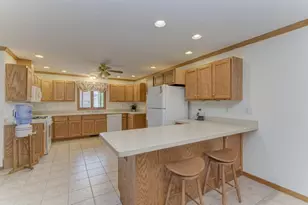 315 Coaler Dr, Coal City, IL 60416 - Photo 8