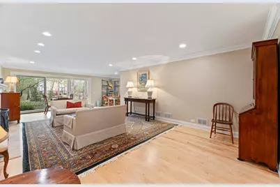 5 Court Of Conn River Valley, Lincolnshire, IL 60069 - Photo 4