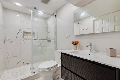 7330 N Kilbourn Avenue, Lincolnwood, IL 60712 - Photo 20