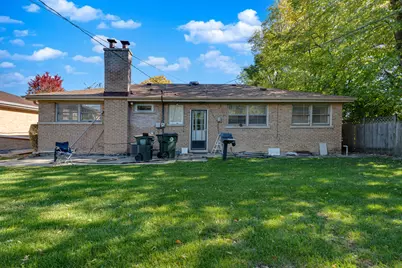 7330 N Kilbourn Avenue, Lincolnwood, IL 60712 - Photo 2