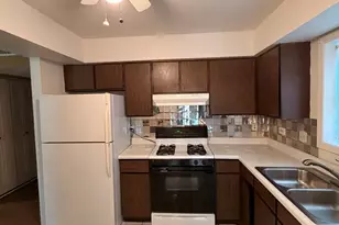 820 Sandra Dr, University Park, IL 60484 - Photo 4