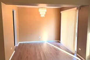 820 Sandra Dr, University Park, IL 60484 - Photo 2