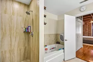520 W Huron St, Chicago, IL 60654 - Photo 14