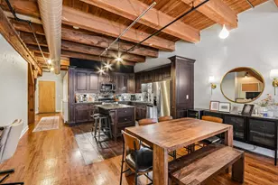 520 W Huron St, Chicago, IL 60654 - Photo 8