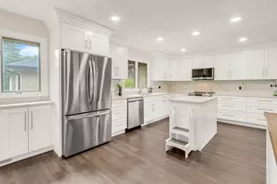 11N025 Burlington Rd, Hampshire, IL 60140 - Photo 10