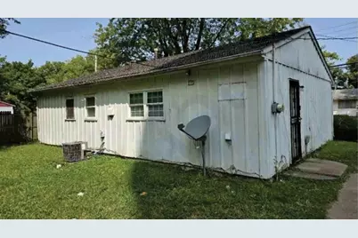 1710 E English Street, Danville, IL 61832 - Photo 2