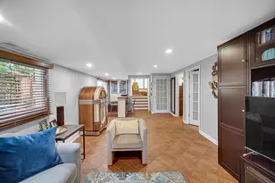 9110 Forestview Rd, Evanston, IL 60203 - Photo 18