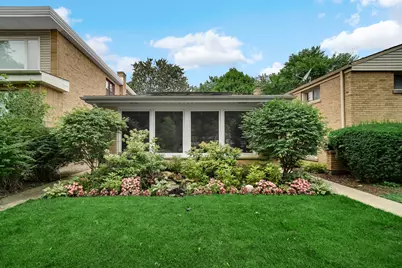 9110 Forestview Road, Evanston, IL 60203 - Photo 2
