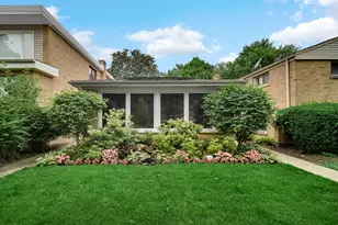 9110 Forestview Rd, Evanston, IL 60203 - Photo 2