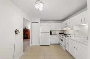 513 Kingsmill Ln, Prospect Heights, IL 60070 - Photo 10