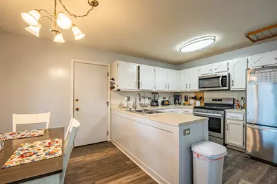 2S677 Wembly Drive, Warrenville, IL 60555 - Photo 8