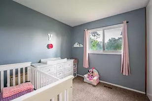 2S677 Wembly Dr, Warrenville, IL 60555 - Photo 12